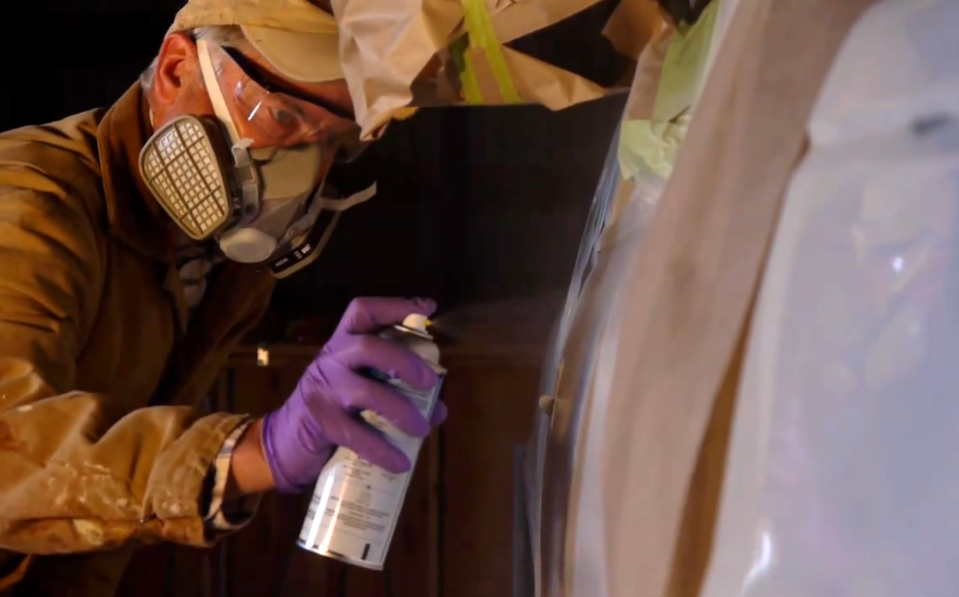 Load video: How to use Spray Cans to touch up car paint scratches like a pro!